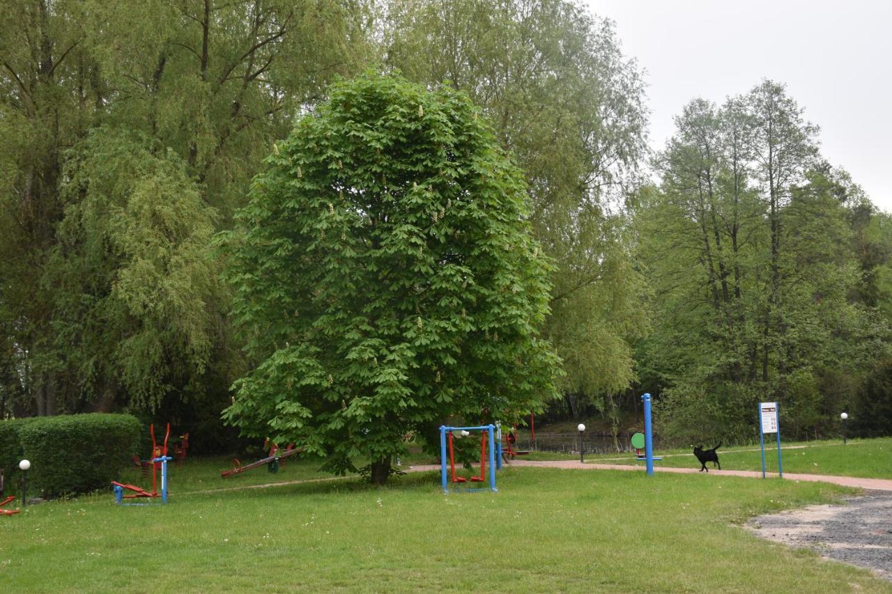 Gosciniec Pod Debem Villa Trzciel Exteriör bild
