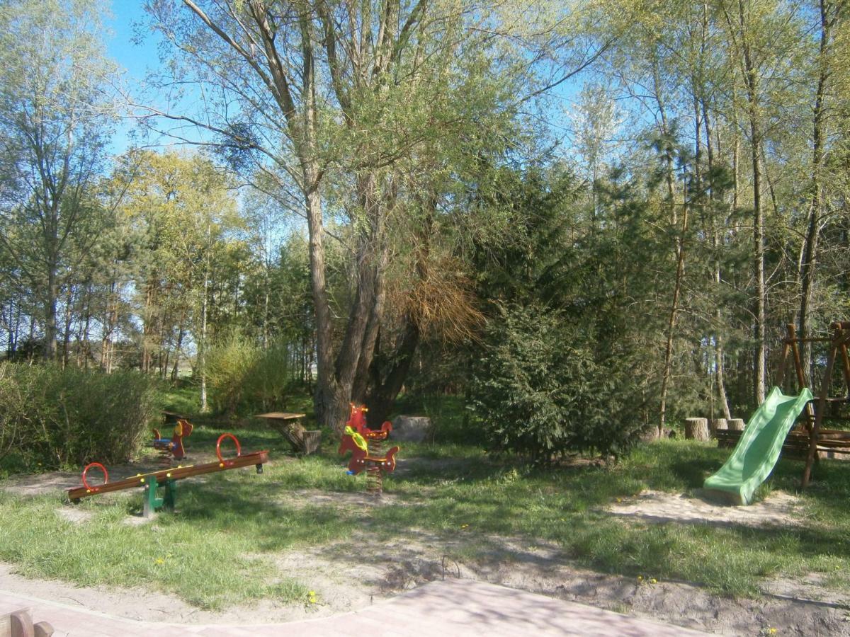 Gosciniec Pod Debem Villa Trzciel Exteriör bild